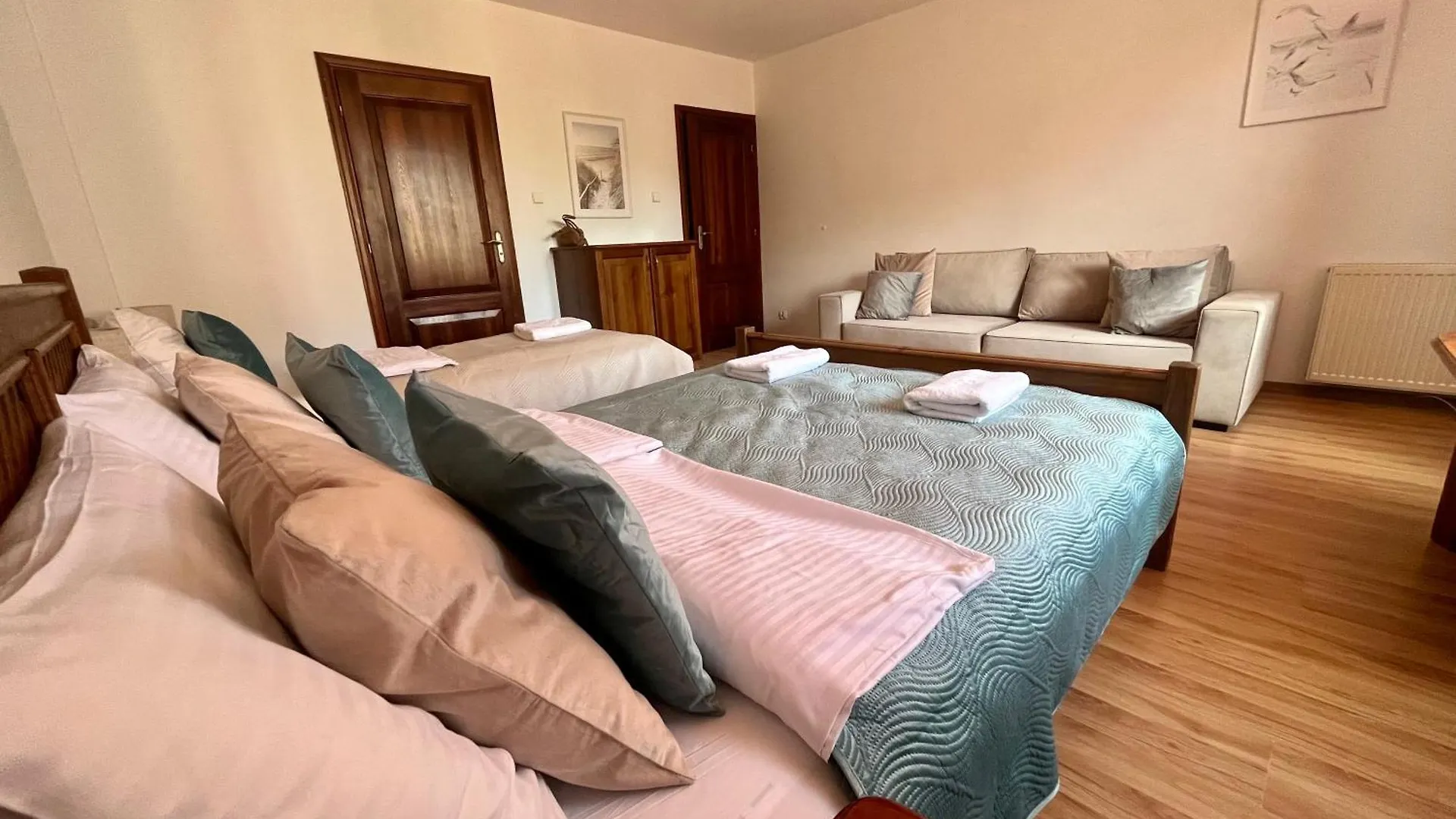 Contactos de Agapella Apartamemty- Villa Agapella 250M From The Beach